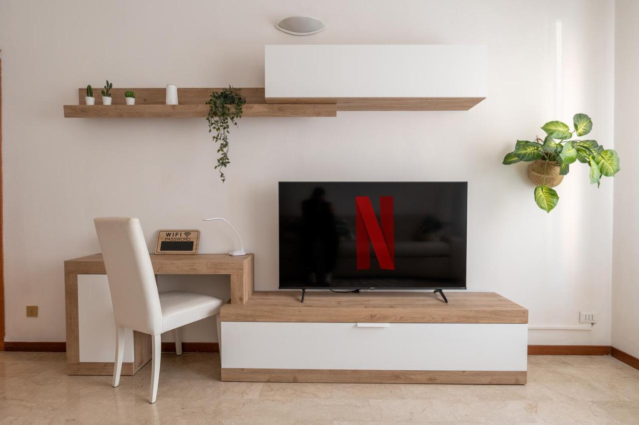 San Siro Big House Wifi Netflix Free Parking Apartment Milan Bagian luar foto